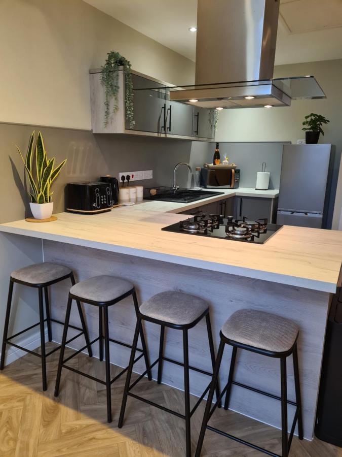 לאנלי Modern 1 Bed Apartment Next To Beach And Golf Course מראה חיצוני תמונה