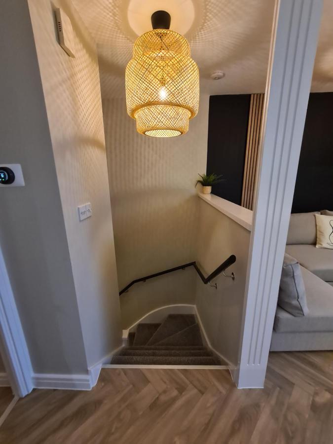 לאנלי Modern 1 Bed Apartment Next To Beach And Golf Course מראה חיצוני תמונה